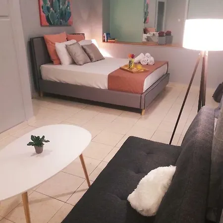 Апартаменты Ellie's Cozy With Yard *